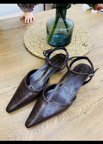 Kahverengi Deri Tokalı Stiletto - Görsel 2