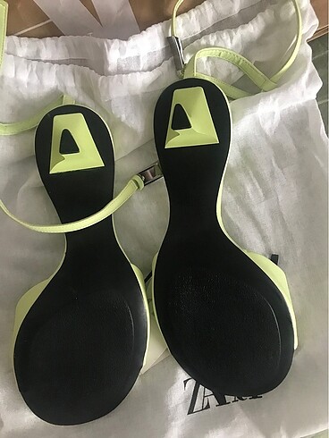 39 Beden yeşil Renk Zara yeşil sandalet