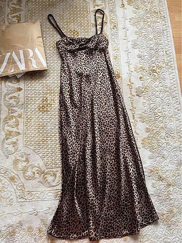 Zara leopar elbise