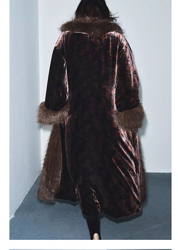 Kahverengi Uzun Kadın Suni Kürk Kaban - Görsel 3