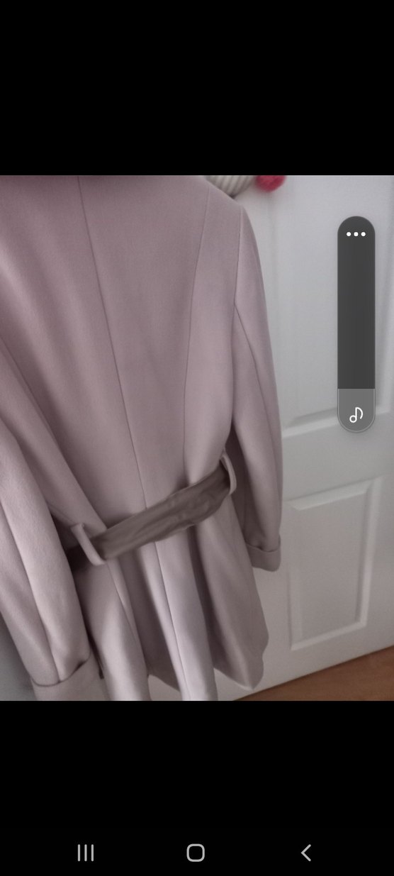 Düğmeli ve Kemerli Pudra Kaban - Görsel 3