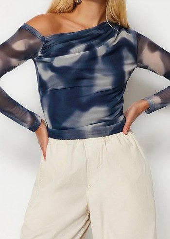 Mavi Gri Batik Desenli Drapeli Bluz - Görsel 4