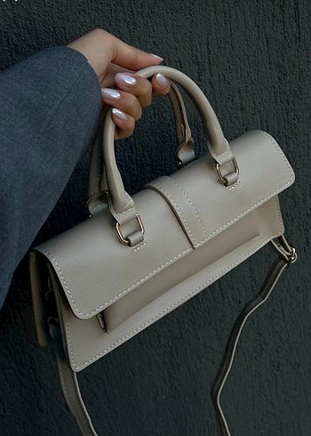 Bej Deri Kemer Detaylı Kadın Çanta - Görsel 3