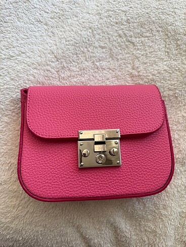 PEMBE ÇANTA