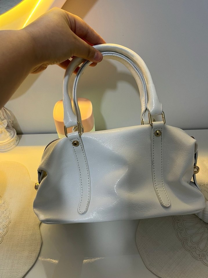 Beyaz Deri Tokalı Kadın Çanta - Görsel 2