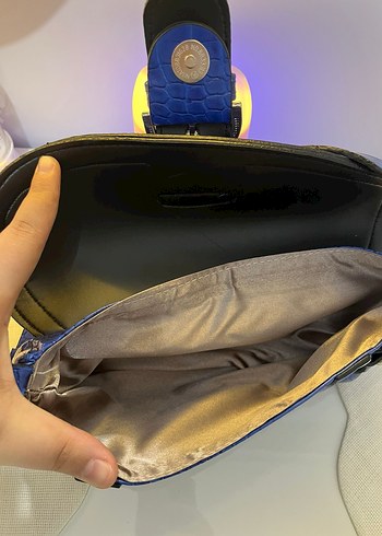 Parlak Mavi Yılan Desenli Deri Kadın Çanta - Görsel 3