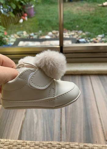 Kız Bebek Beyaz Kürklü İlk Adım Ayakkabısı