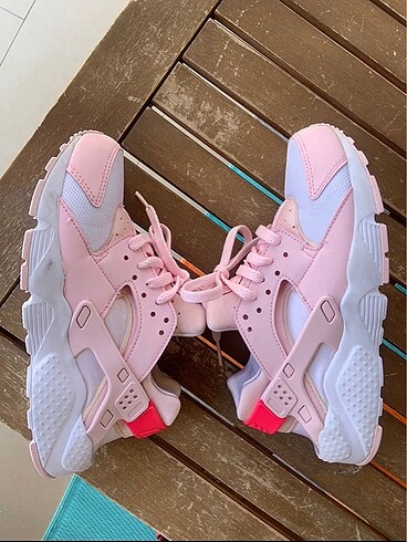 36 Beden Nike Huarache Run Spor Ayakkabı