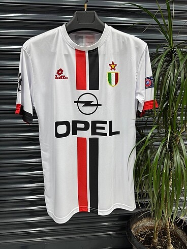 Ronaldinho 1995/96 Milan Forma