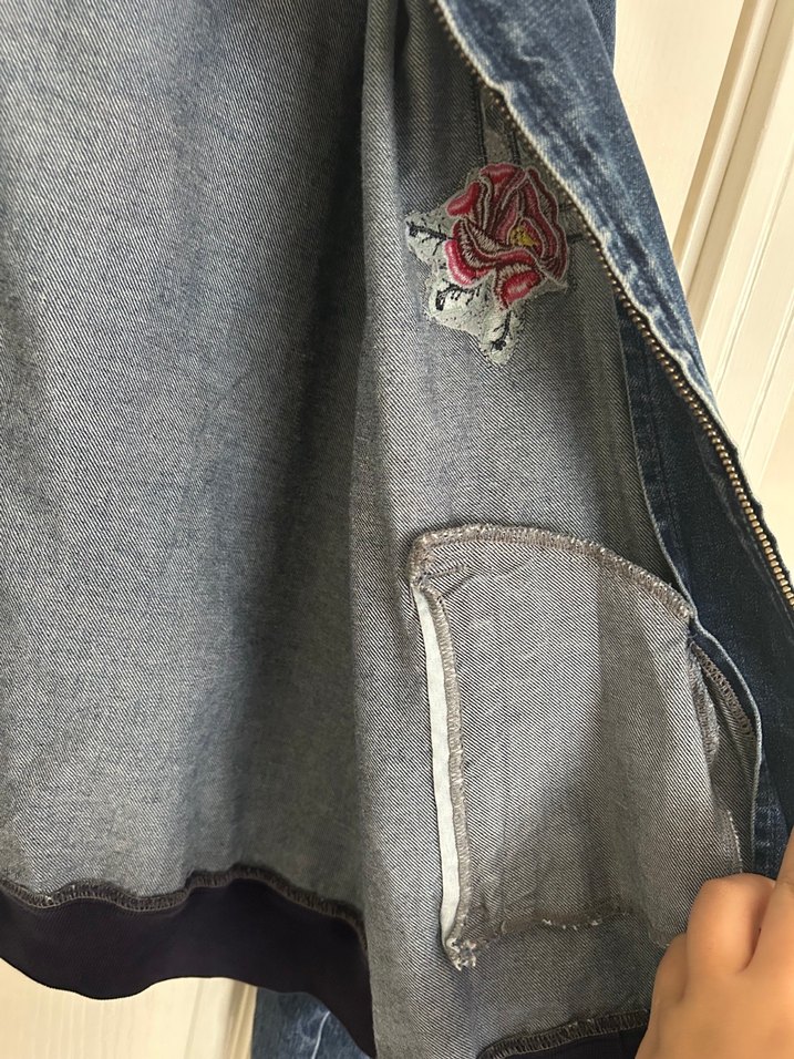 Nakışlı Düğmeli Kadın Denim Ceket - Görsel 3