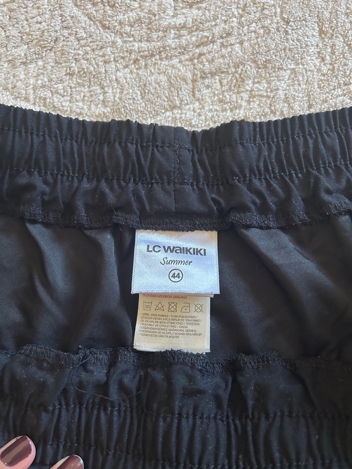 Siyah Rahat Kesim Deniz Şortu - Görsel 3