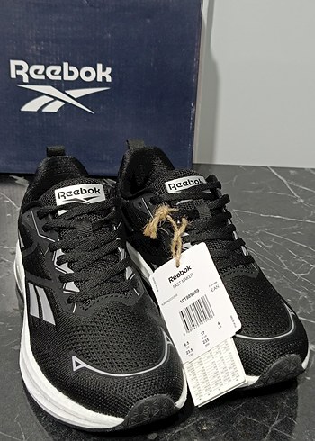 Sıfır orijinal Reebok sneaker - Görsel 2