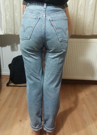 Levis orjinal levis boyfriend jeans çok sağlam bir kumaşa sahip 