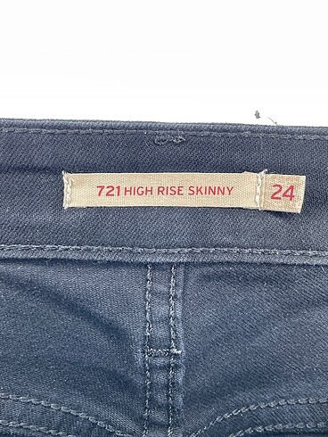universal Beden siyah Renk Levis Skinny %70 İndirimli.