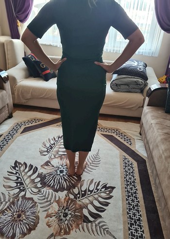 Saten Görünümlü Yeşil Drapeli Kalem Elbise - Görsel 7