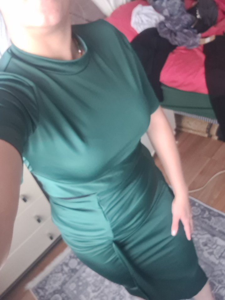 Saten Görünümlü Yeşil Drapeli Kalem Elbise - Görsel 3