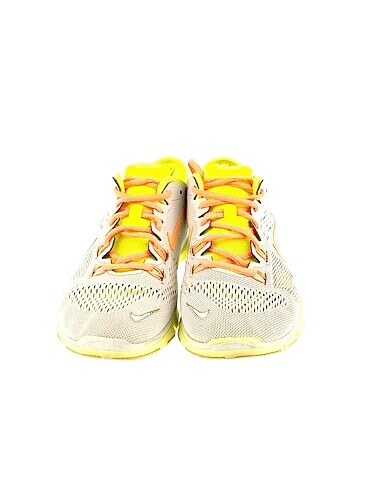 38 Beden Nike Spor Ayakkabı %70 İndirimli.