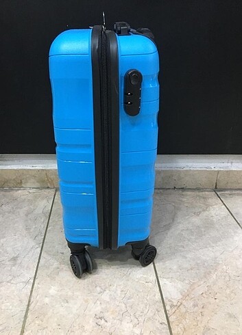 Yeni sıfır kabin boy valiz 