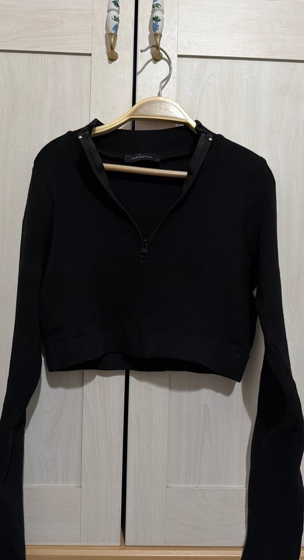 Fermuarlı Siyah Crop Kazak - Görsel 4