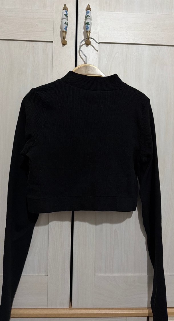 Fermuarlı Siyah Crop Kazak - Görsel 2