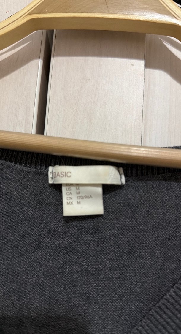 Gri V Yaka Kadın Triko Kazak - Görsel 2