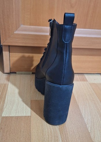 Siyah Deri Goth Topuklu Bot - Görsel 3