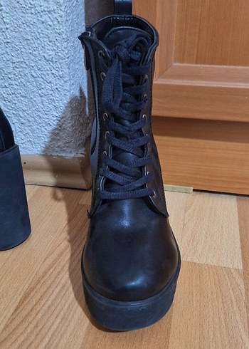 Siyah Deri Goth Topuklu Bot - Görsel 4