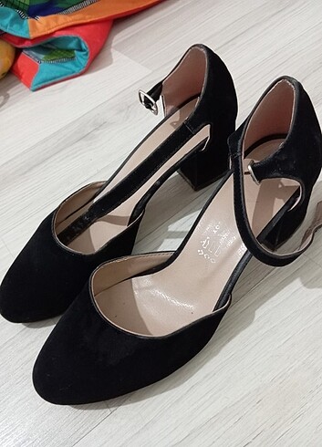Klasik siyah ayakkabı 