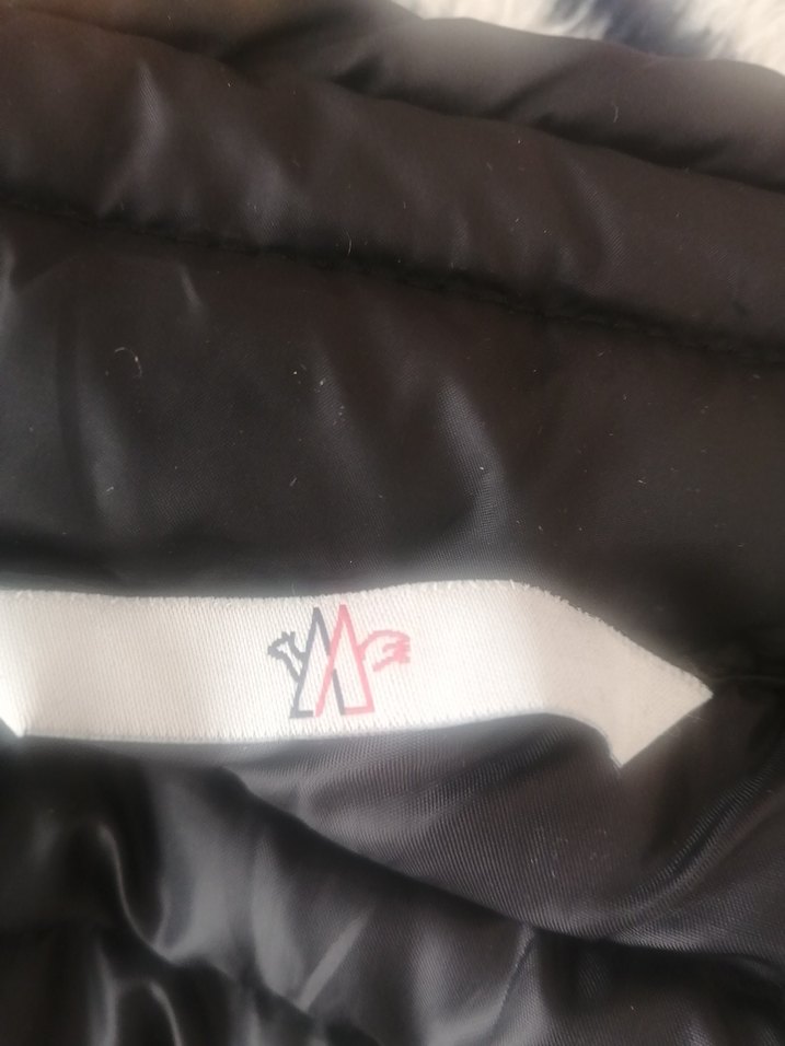 Moncler Erkek Siyah Kolsuz Kapitone Yelek - Görsel 4