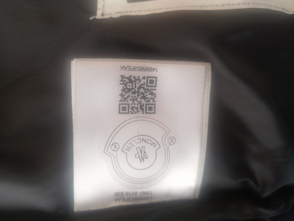 Moncler Erkek Siyah Kolsuz Kapitone Yelek - Görsel 5