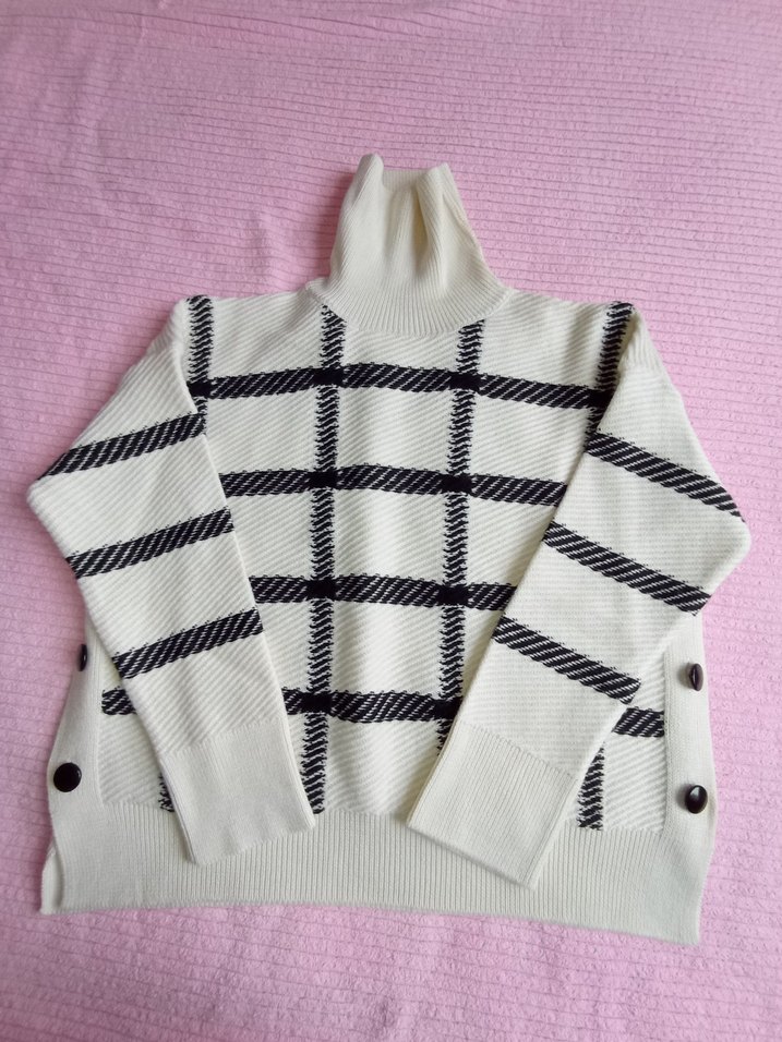 Ekoseli Boğazlı Beyaz Kadın Kazak - Görsel 2