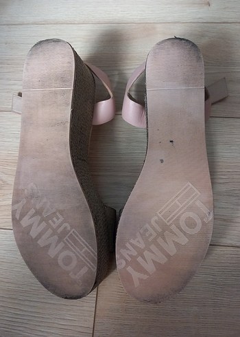 39 Beden pembe Renk Tommy Hilfiger Pembe Tokalı Gerçek Deri Dolgu Topuk Sandalet