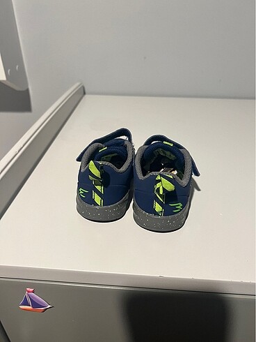 22 Beden lacivert Renk Nike çocuk ayakkabı