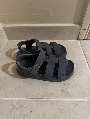 27 Beden Zara çocuk sandalet