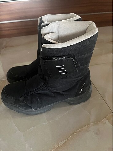 Decathlon Quechua su geçirmez kar botu