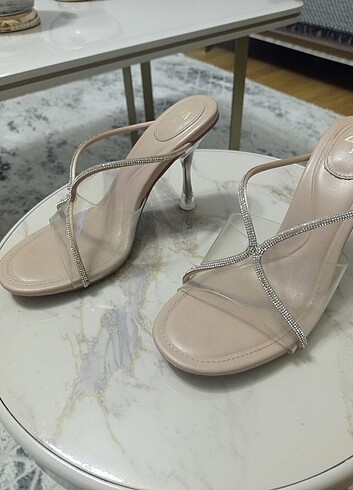 Zara #ZARA #TAŞLI #ŞEFFAF #VİNİL #TERLİK
