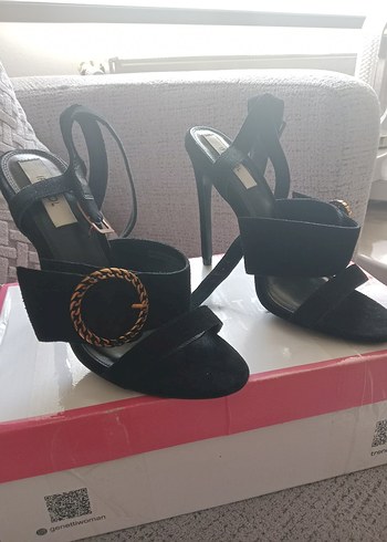 Siyah Süet #İPEKYOL Tokalı Stiletto Topuklu Ayakkabı