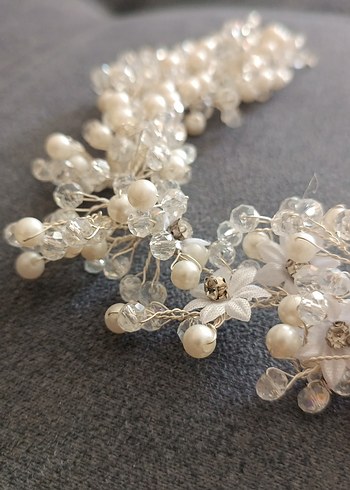 Accessorize Boncuk Detaylı Beyaz Örgü Saç Aksesuarı Gelintacı