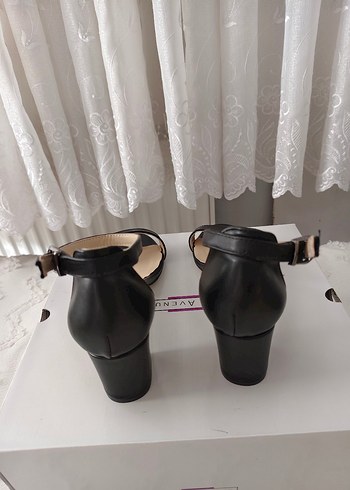 Klasik Siyah Tokalı Topuklu Kadın Ayakkabısı - Görsel 5