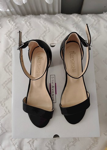 Klasik Siyah Tokalı Topuklu Kadın Ayakkabısı - Görsel 3