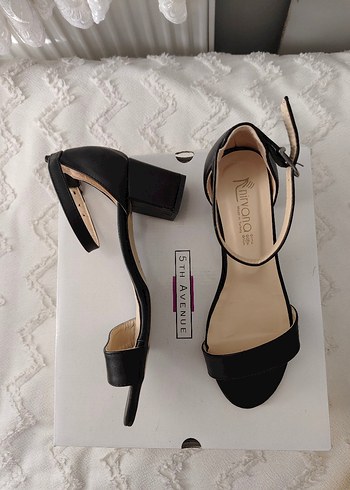 Klasik Siyah Tokalı Topuklu Kadın Ayakkabısı - Görsel 4