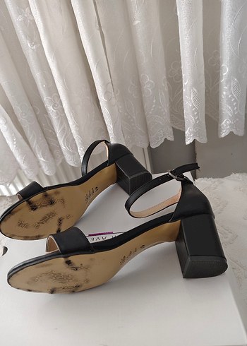 Klasik Siyah Tokalı Topuklu Kadın Ayakkabısı - Görsel 6