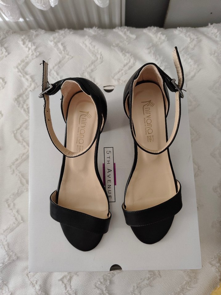 Klasik Siyah Tokalı Topuklu Kadın Ayakkabısı - Görsel 3