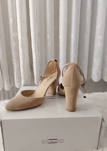 Bej Süet Tokalı Kadın Topuklu Ayakkabı - Görsel 4