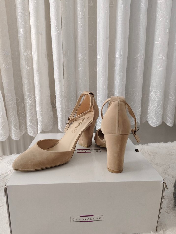 Bej Süet Tokalı Kadın Topuklu Ayakkabı - Görsel 4