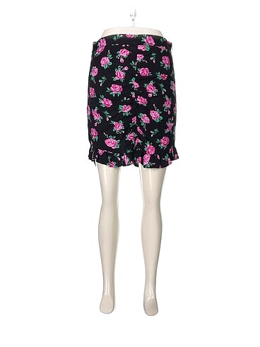 Bershka Mini Etek %70 İndirimli.