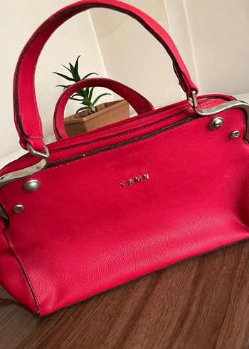 YSMN marka Kırmızı Deri Kadın El Çantası orjinal üründür - Görsel 3
