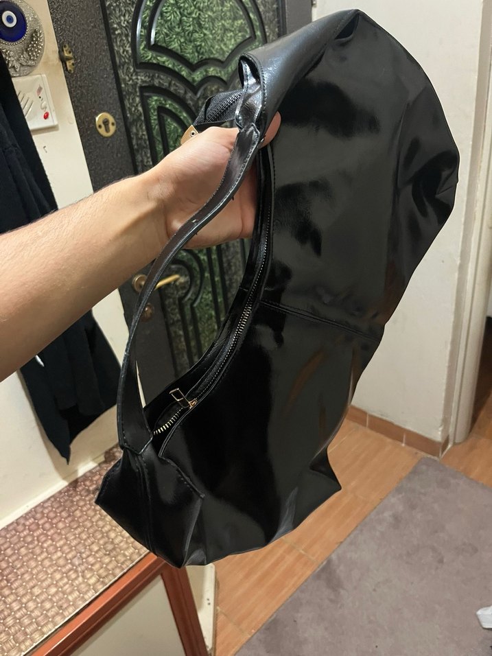 Siyah Deri Tokalı Gotik Kadın Çanta - Görsel 3