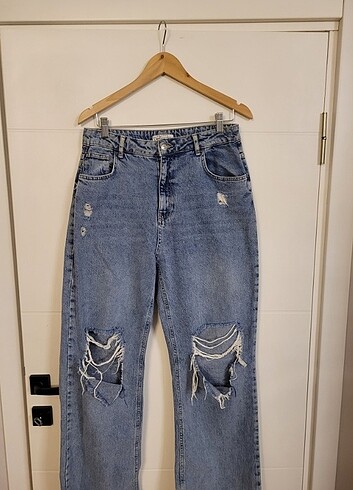  distressed jean