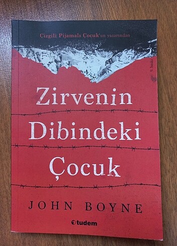 Zirvenin Dibindeki Çocuk, John Boyne